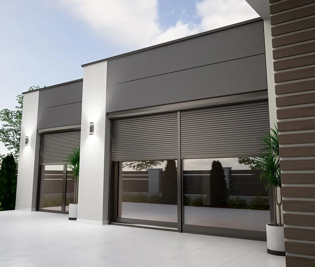 Moderne Fassade mit Aluminium-Rollläden